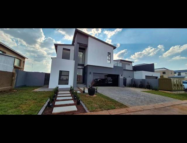 4 BEDROOM HOUSE FOR SALE IN FOUNTAINBROOK ESTATE